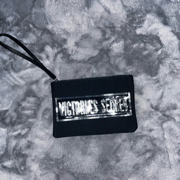 Victoria’s Secret makeup bag - Picture 1 of 3